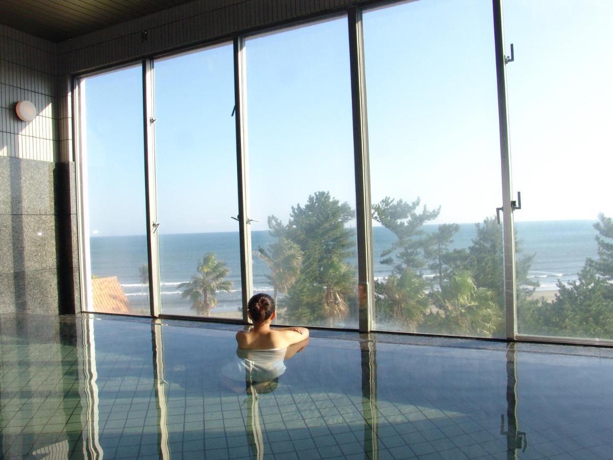 Ana Holiday Inn Resort Miyazaki By Ihg Exterior photo