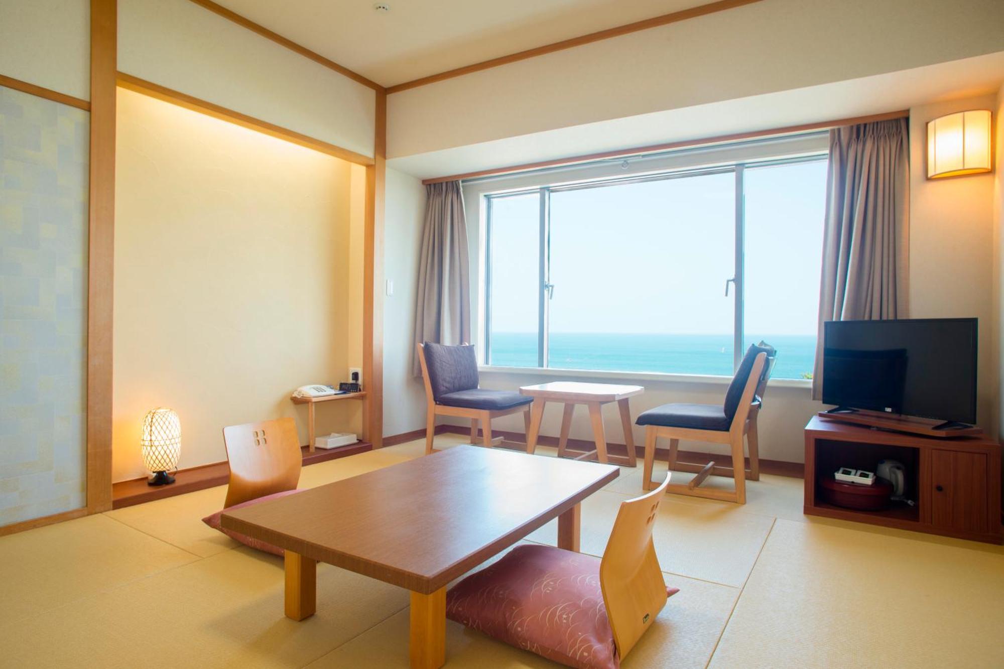 Ana Holiday Inn Resort Miyazaki By Ihg Exterior photo